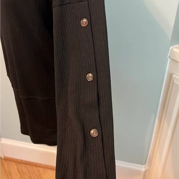 Doe & Rae Blouse - Picture 3 of 5